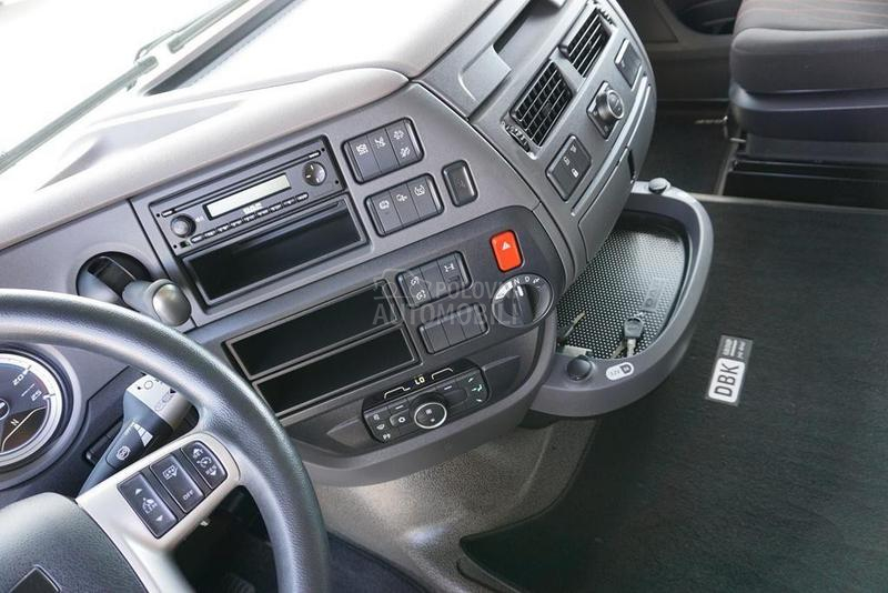 DAF 106 tegljač DOM1748