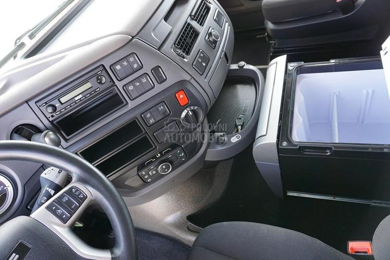 DAF 106 tegljač DOM1748