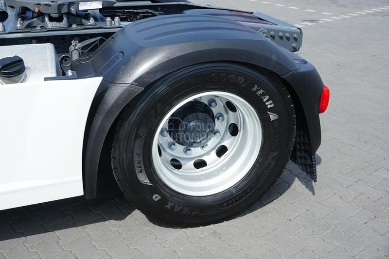 DAF 106 tegljač DOM1748