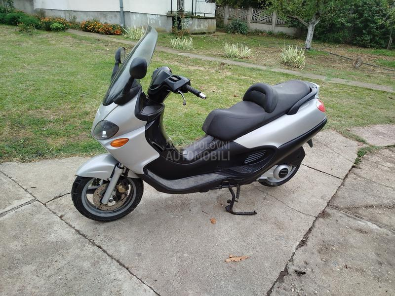 Piaggio X9