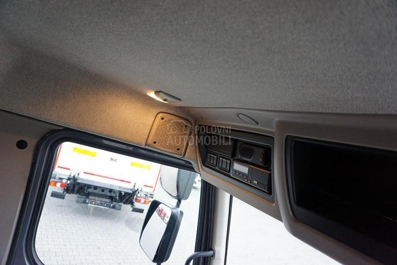 DAF LF platformom DOM1752