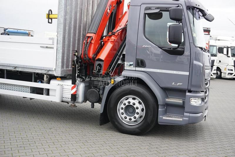 DAF LF platformom DOM1752