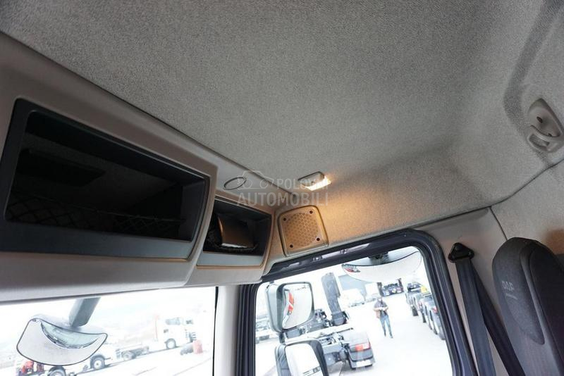 DAF LF platformom DOM1752