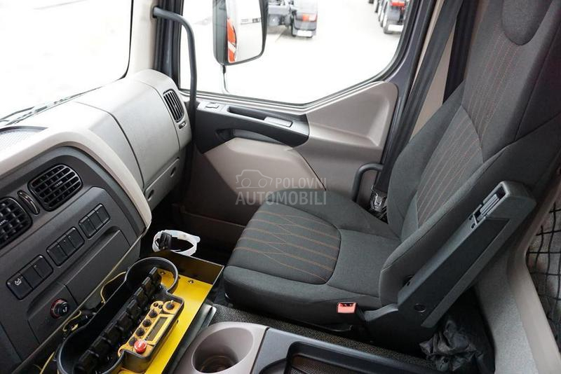 DAF LF platformom DOM1752