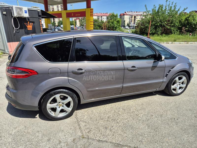 Ford S-Max PowerShift Titanium