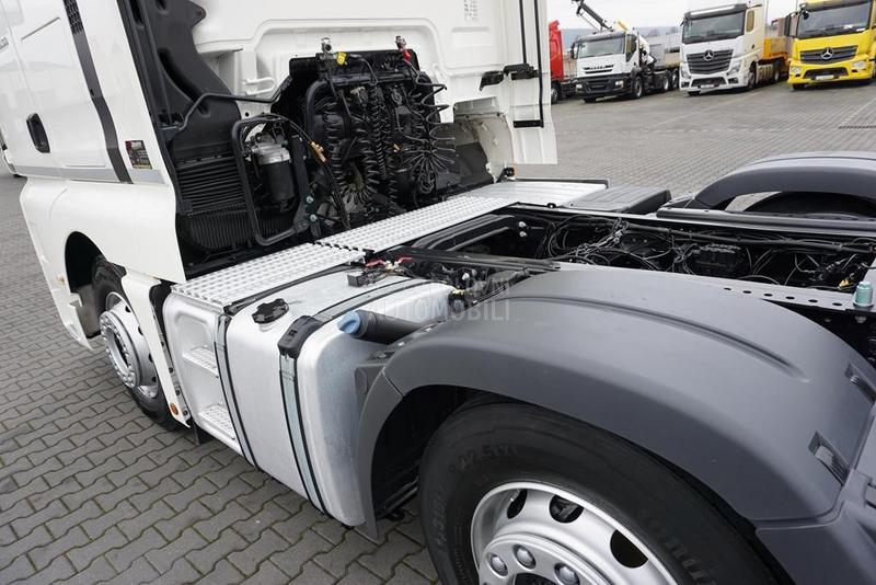 MAN TGX tegljač DOM1780