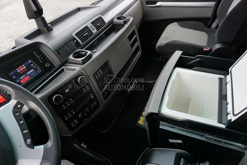 MAN TGX tegljač DOM1780