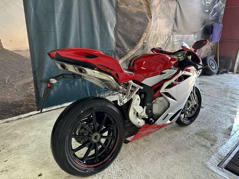 MV Agusta F4