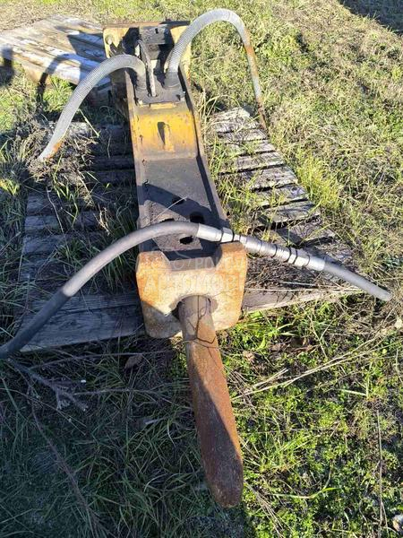 CAT Čekić za beton