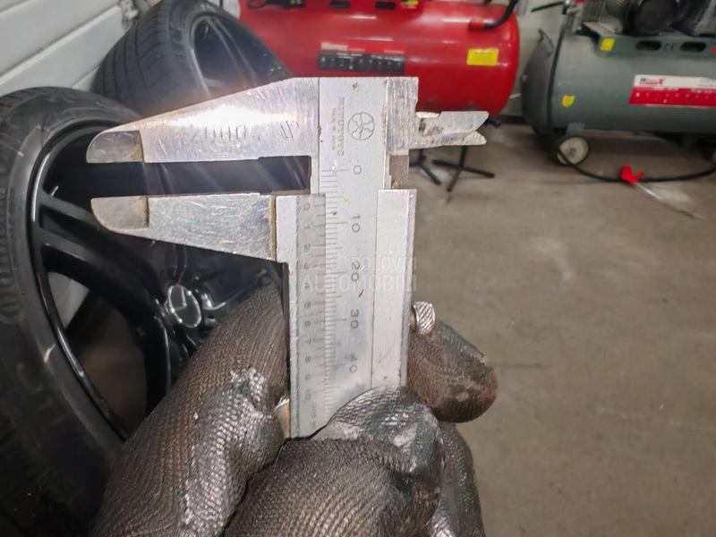 Continental 275/40 R22 Zimska