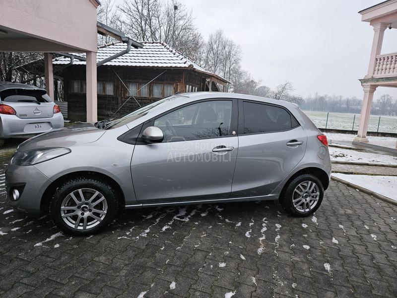 Mazda 2 