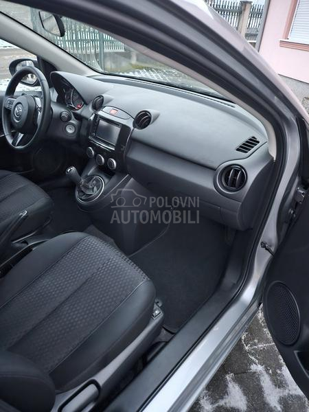 Mazda 2 