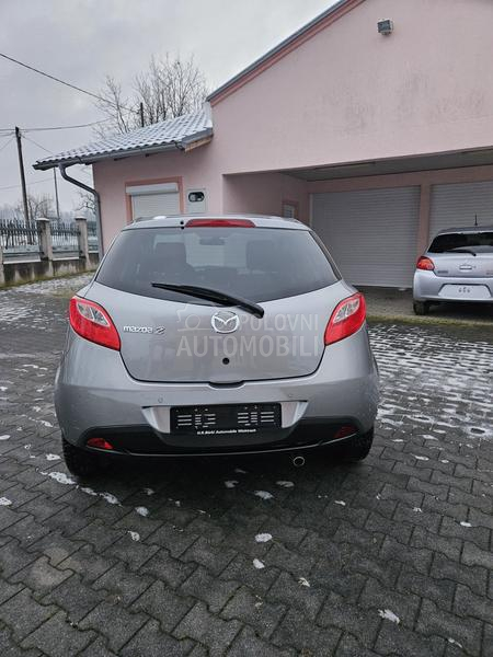 Mazda 2 
