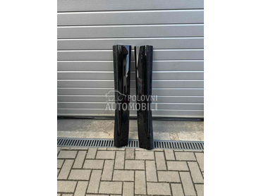 Lajsna na dnu prednjih vrata za Audi Q3 od 2019. do 2025. god.