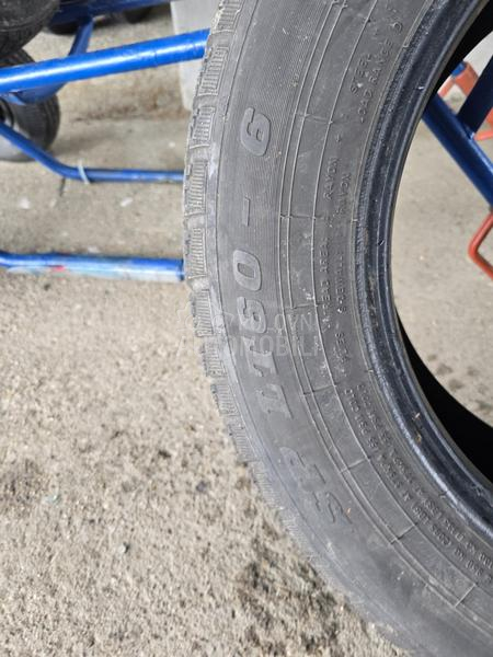 Dunlop 215/65 R16 Zimska