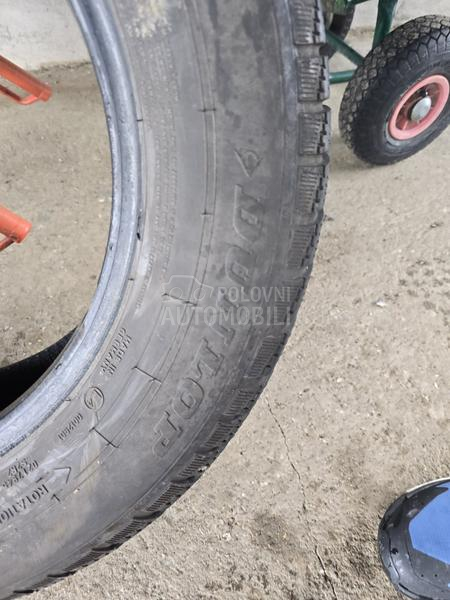 Dunlop 215/65 R16 Zimska
