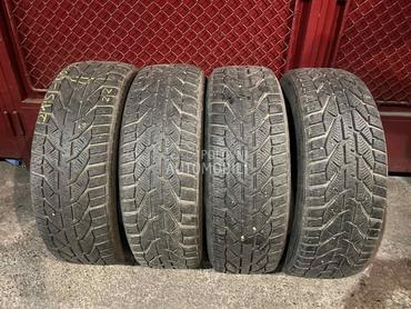 Tigar 215/60 R17 Zimska