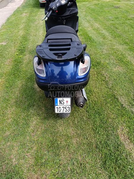 Piaggio x9
