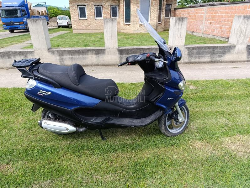 Piaggio x9