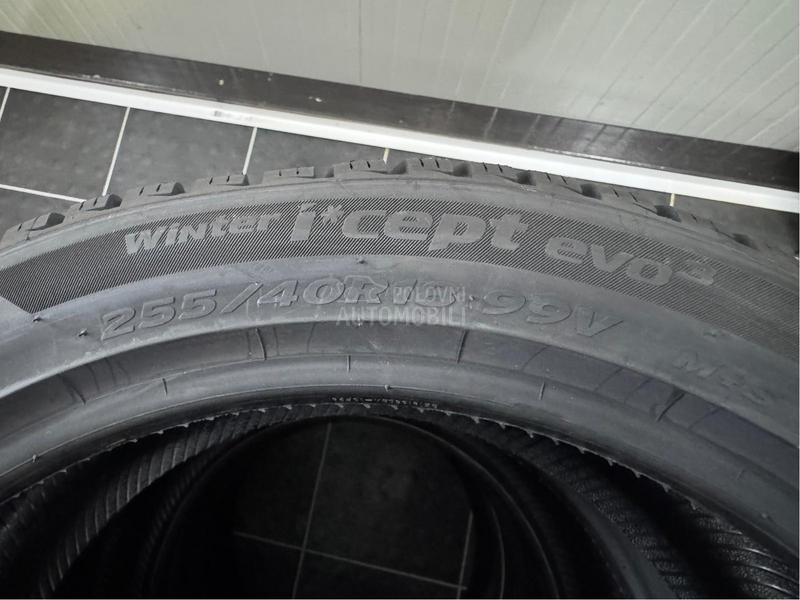 Hankook 255/40 R18 Zimska