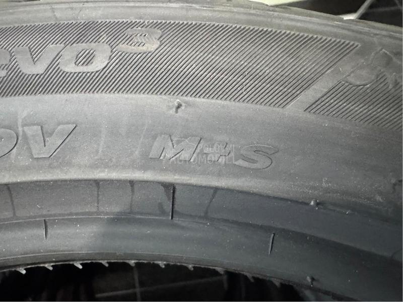 Hankook 255/40 R18 Zimska