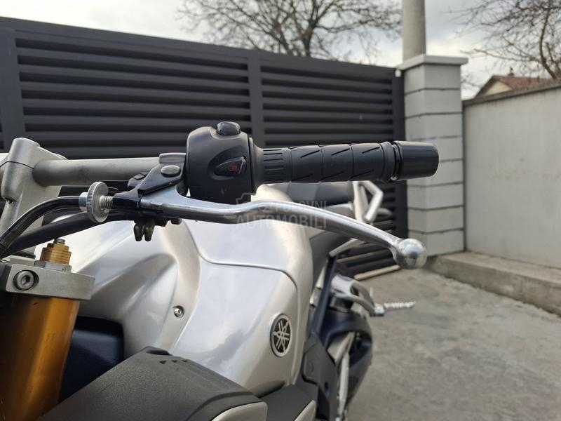 Yamaha FZ1