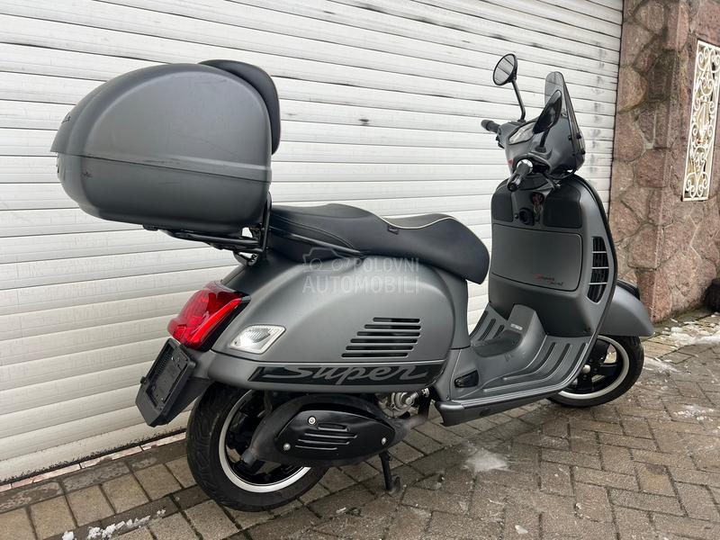 Vespa 300 gts