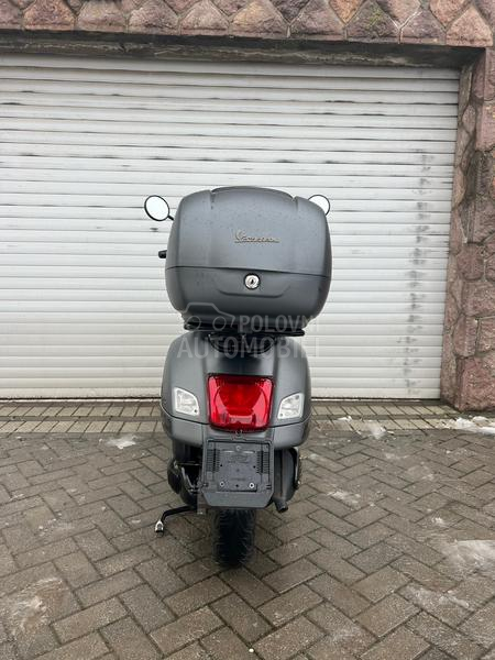 Vespa 300 gts