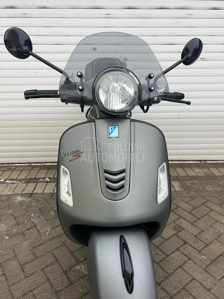 Vespa 300 gts