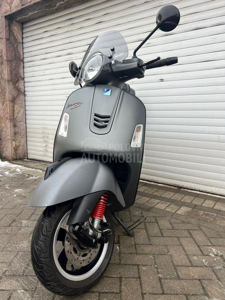 Vespa 300 gts