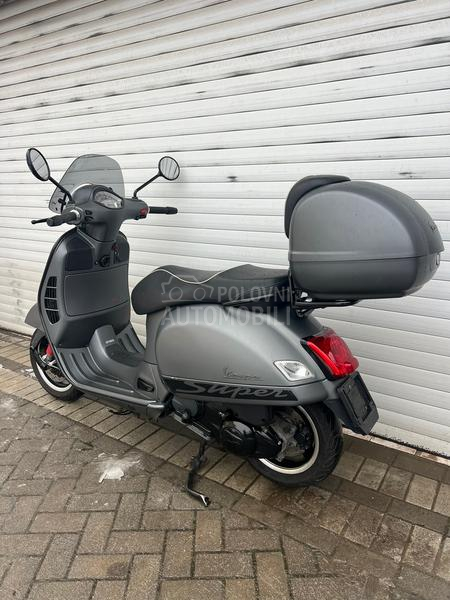 Vespa 300 gts