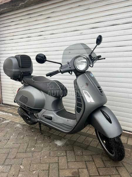 Vespa 300 gts
