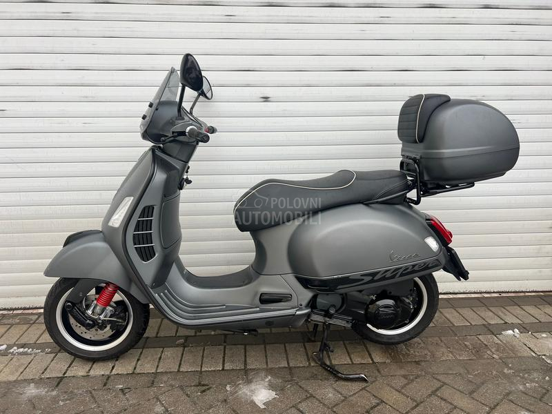Vespa 300 gts