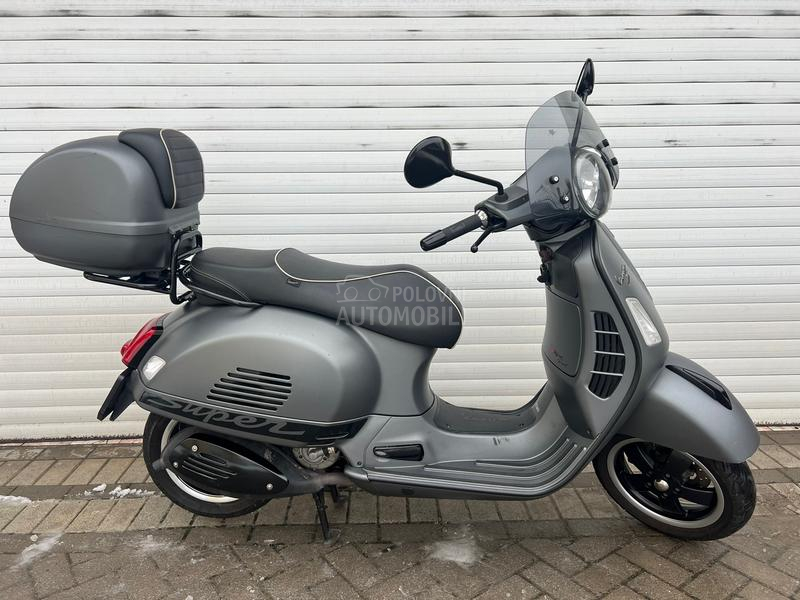 Vespa 300 gts