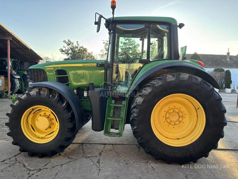 John Deere 6930