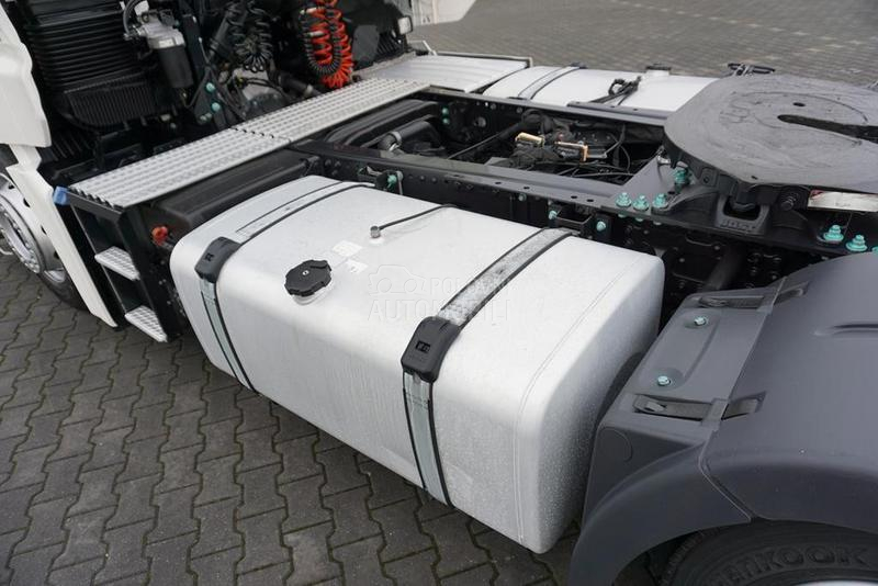 MAN TGX tegljač DOM1797