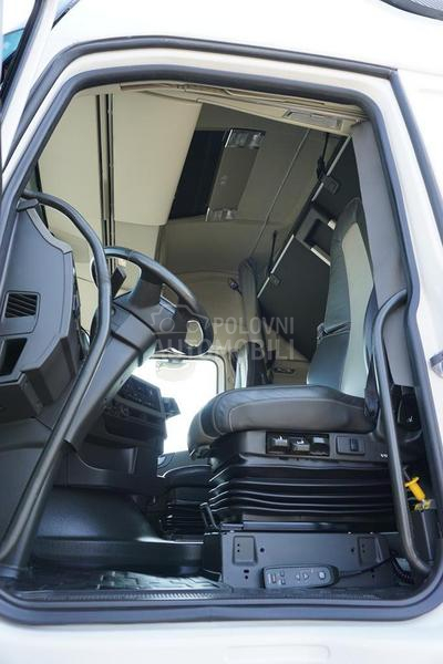 Volvo FH 16 tegljač DOM1803
