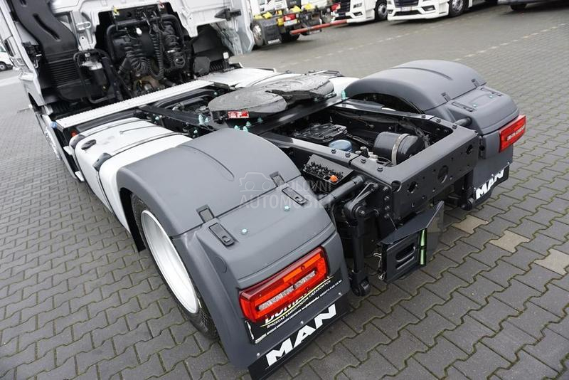 MAN TGX tegljač DOM1807