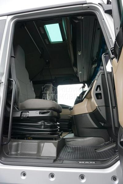 MAN TGX tegljač DOM1807