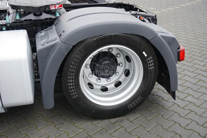 MAN TGX tegljač DOM1807