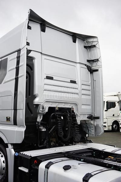 MAN TGX tegljač DOM1807