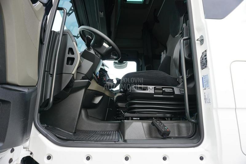 MAN TGX tegljač DOM1808