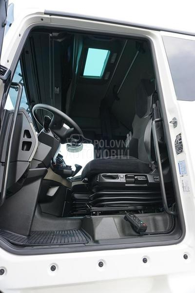 MAN TGX tegljač DOM1808