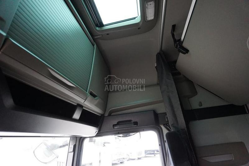 MAN TGX tegljač DOM1808