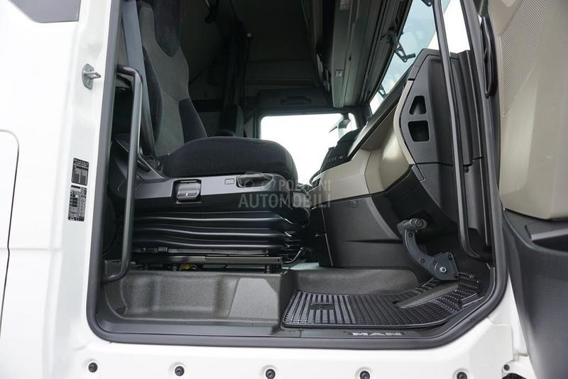 MAN TGX tegljač DOM1808