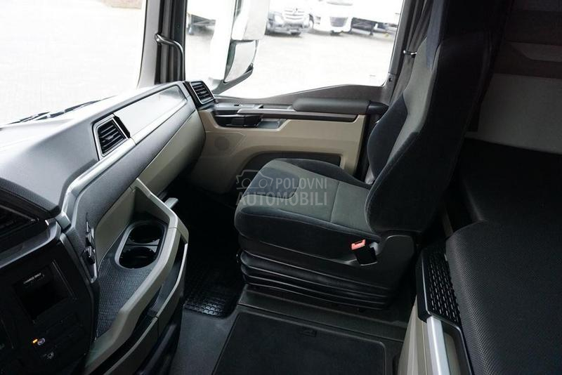 MAN TGX tegljač DOM1808