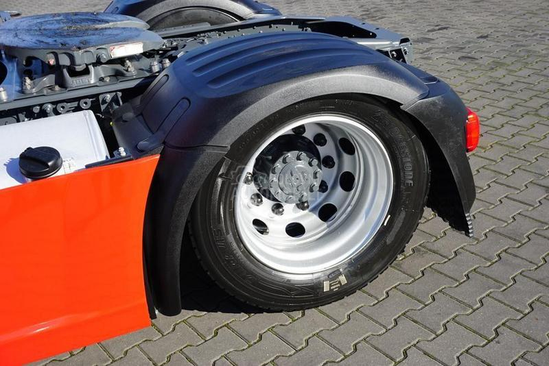 DAF 106 tegljač DOM1811