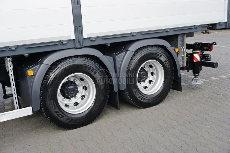 MAN TGS platformom DOM1814