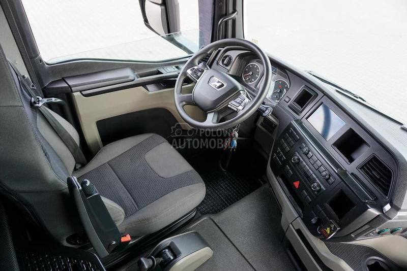 MAN TGS platformom DOM1814