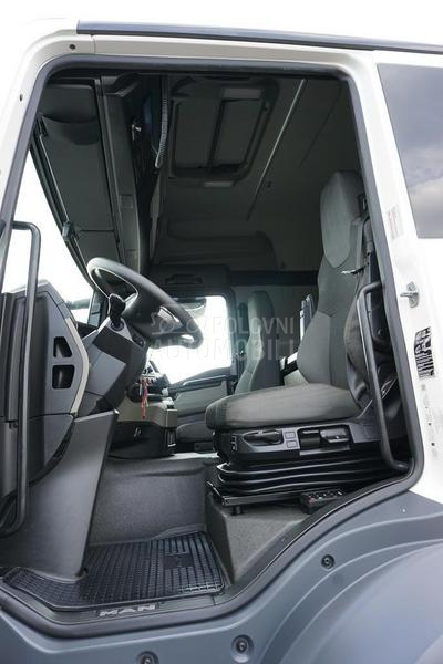 MAN TGS platformom DOM1814